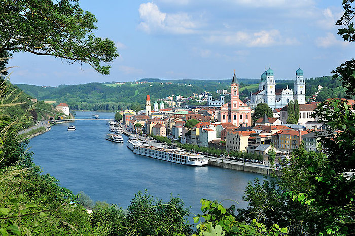 Donauschifffahrt - Dreiflüssestadt Passau im Bayerischen Wald